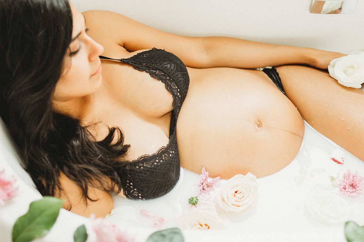 40 weeks pregnant - milk bath photo